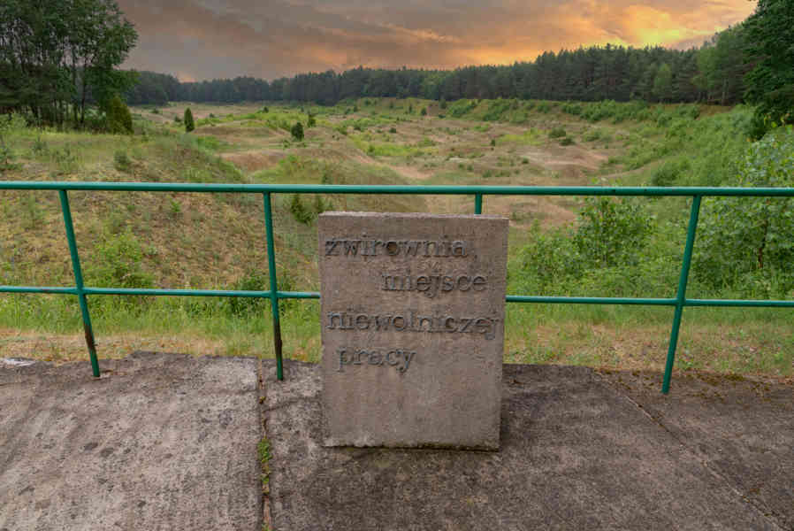 Polonia - Treblinka 47 - Treblinka II - Campo de Exterminio - cantera.jpg